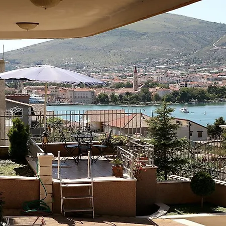 Apartments Ivona 2 Trogir Exterior photo