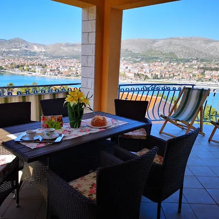 Apartments Ivona 2 Trogir Exterior photo