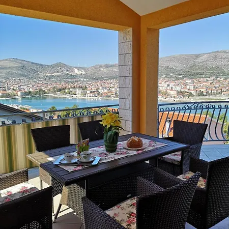 Apartments Ivona 2 Trogir Exterior photo