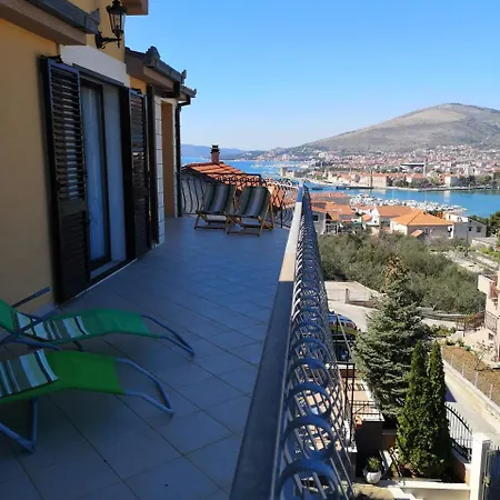 Apartments Ivona 2 Trogir Exterior photo