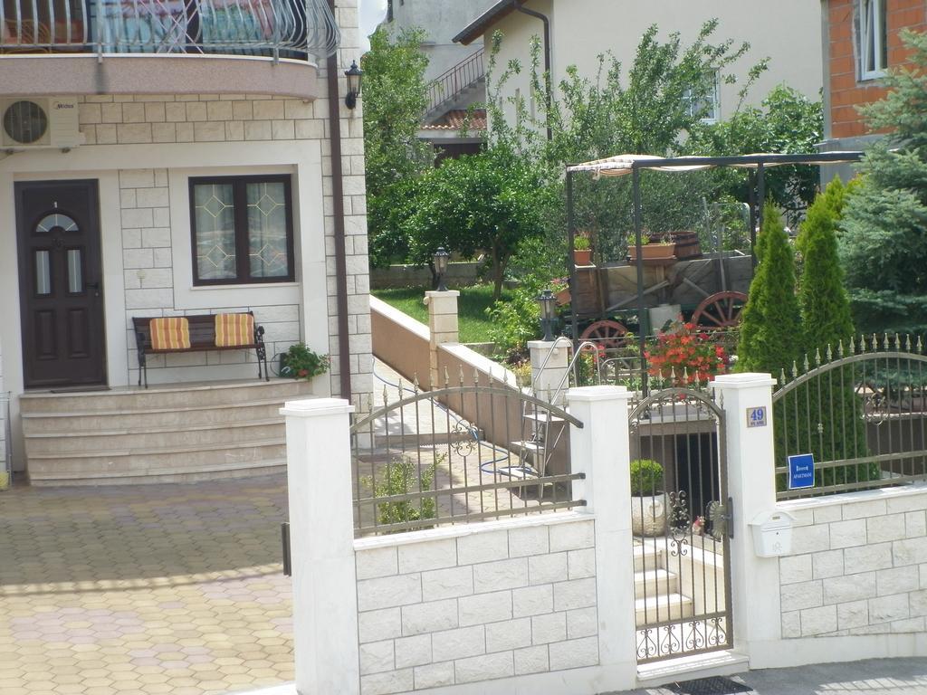 Apartment Ivona 2 *