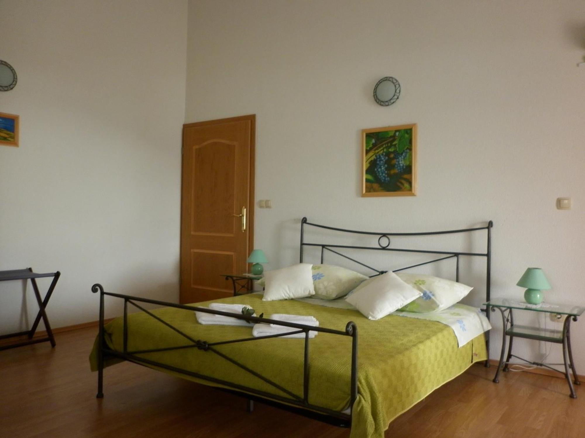 Ivona 2 Apartment